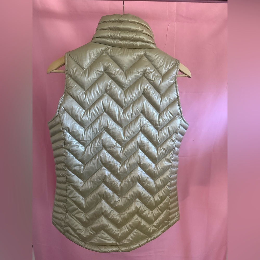 Calvin Klein Metallic Quilted Vest - Picture 4 of 4